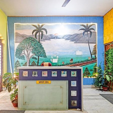 Spot On 81220 New Asha Hotel Puri Bagian luar foto