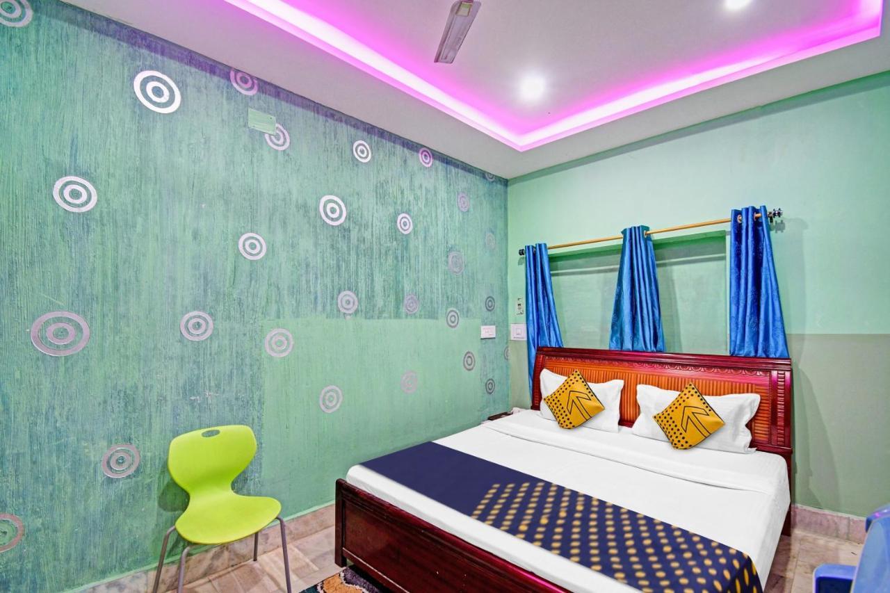 Spot On 81220 New Asha Hotel Puri Bagian luar foto