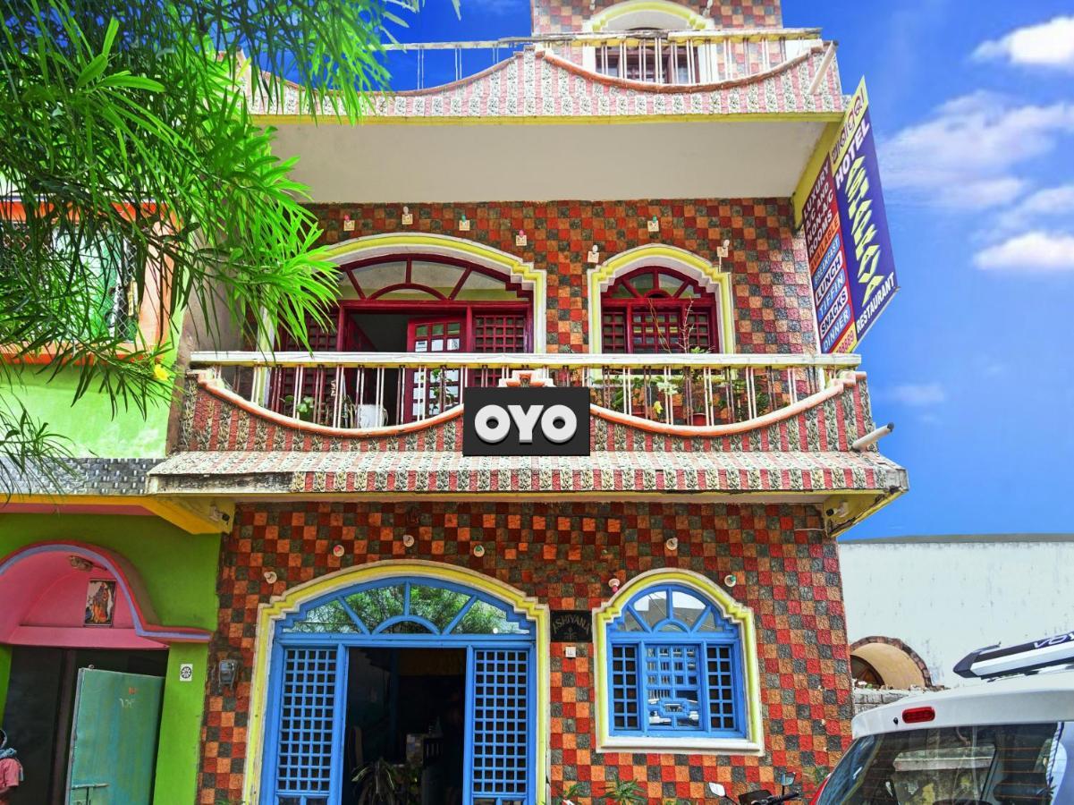 Spot On 81220 New Asha Hotel Puri Bagian luar foto